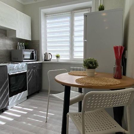 Seafront apartment Pavlodar Buitenkant foto