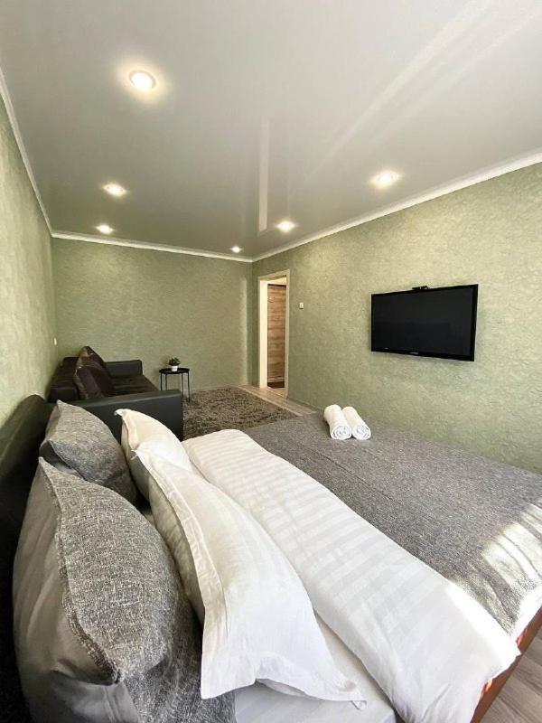 Seafront apartment Pavlodar Buitenkant foto