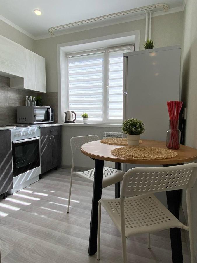 Seafront apartment Pavlodar Buitenkant foto