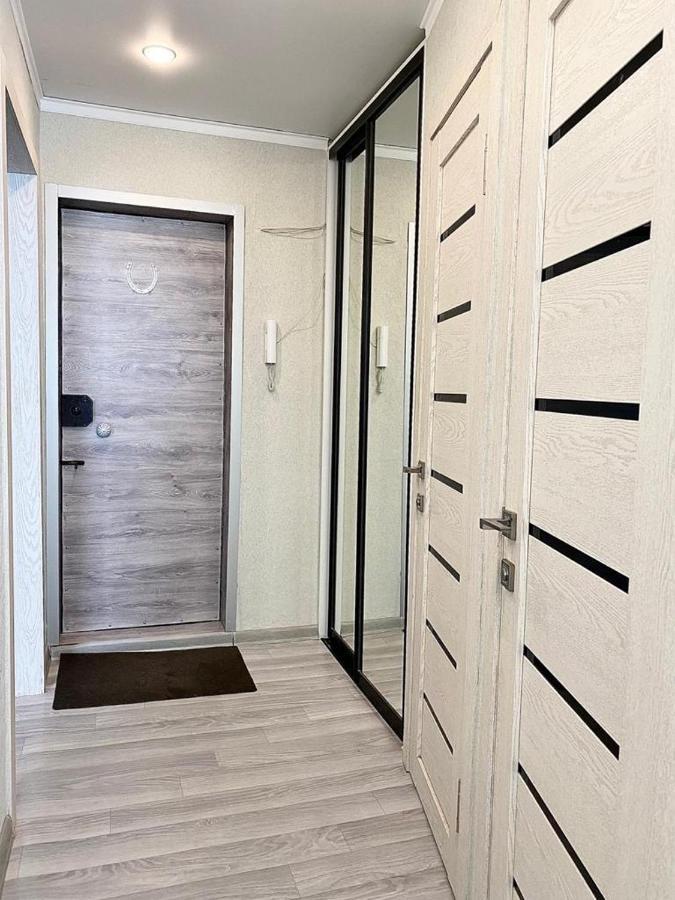 Seafront apartment Pavlodar Buitenkant foto