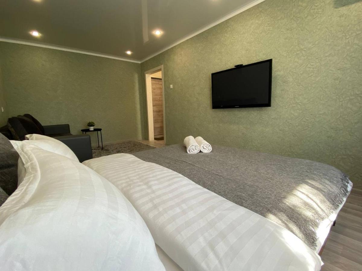 Seafront apartment Pavlodar Buitenkant foto